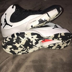 Jordan flight speed black and white color way.